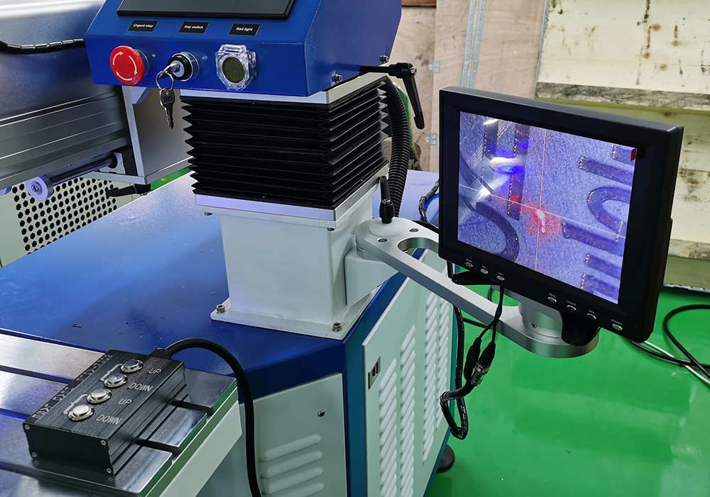 Máquina de soldadura de alta qualidade do laser de YAG para o soldador do reparo do molde do ouro